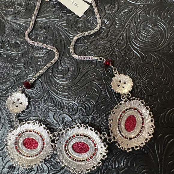 Kim Rogers Elegant Red and Silver Necklace - Picture 5 of 5